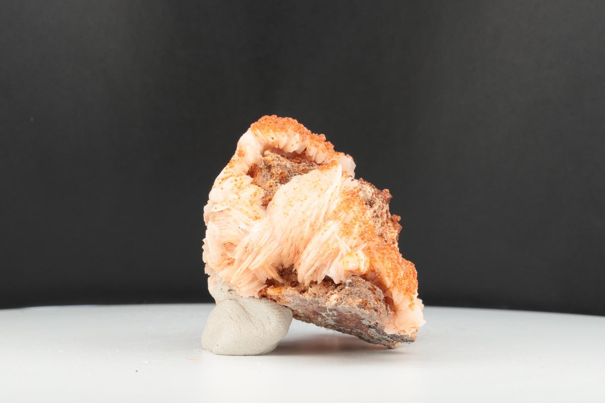 Vanadinite sur baryte – Mibladen, Maroc – 105 g