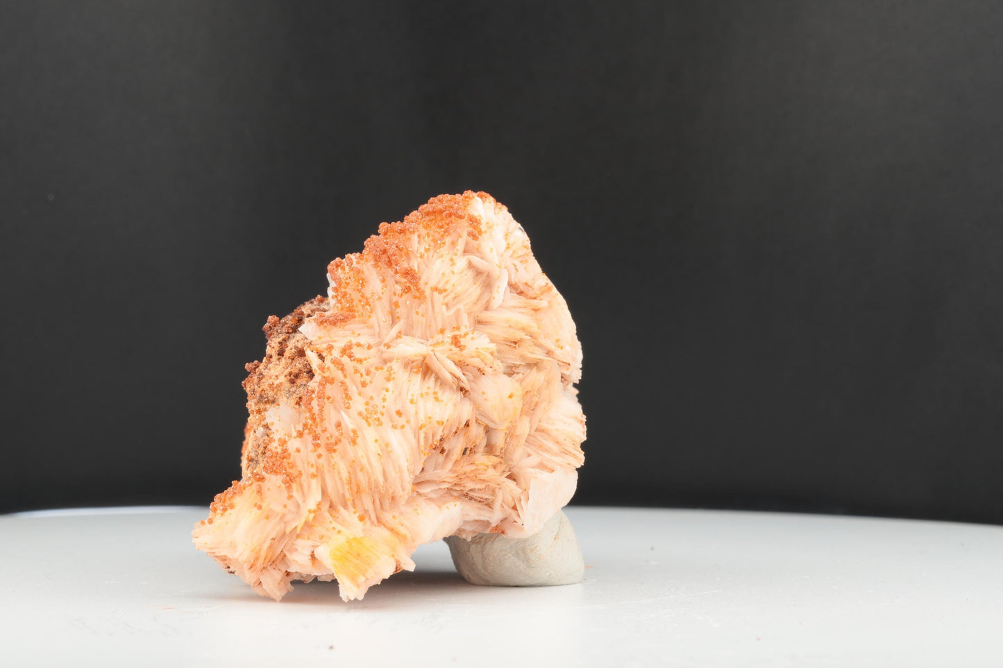 Vanadinite Sur Baryte – Mibladen, Maroc