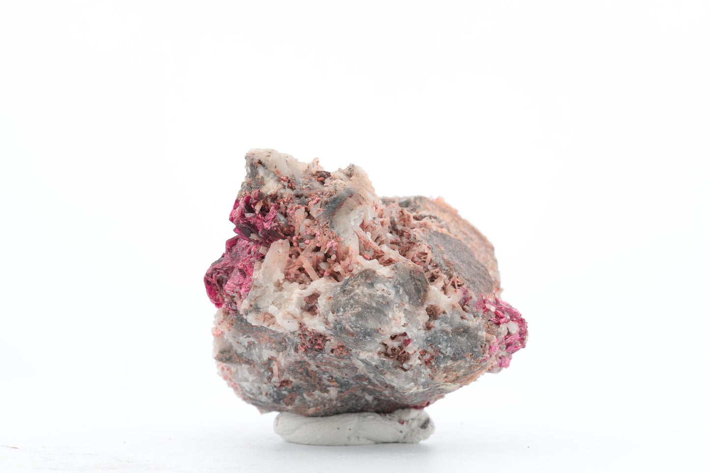 Érythrite sur matrice de quartz – Bou Azzer, Maroc – 73g