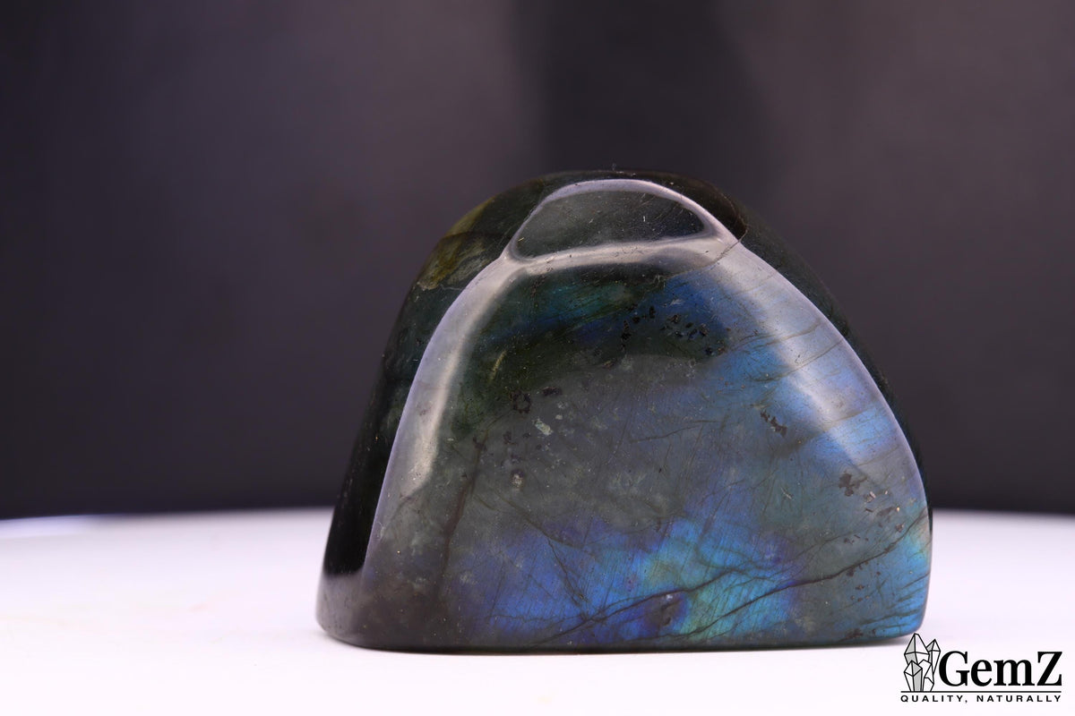 Labradorite polie, reflets bleus – Madagascar – 89 g