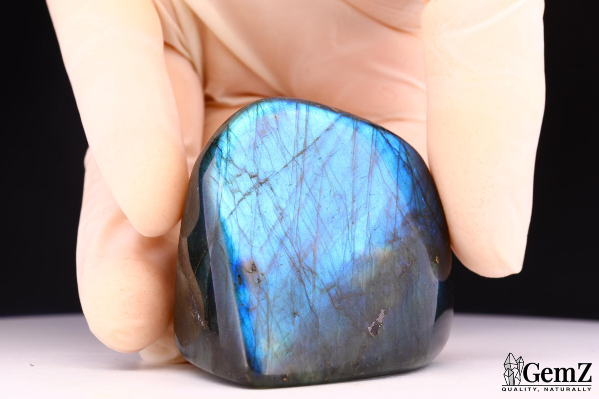 Labradorite polie, reflets bleu-vert – Madagascar – 111 g