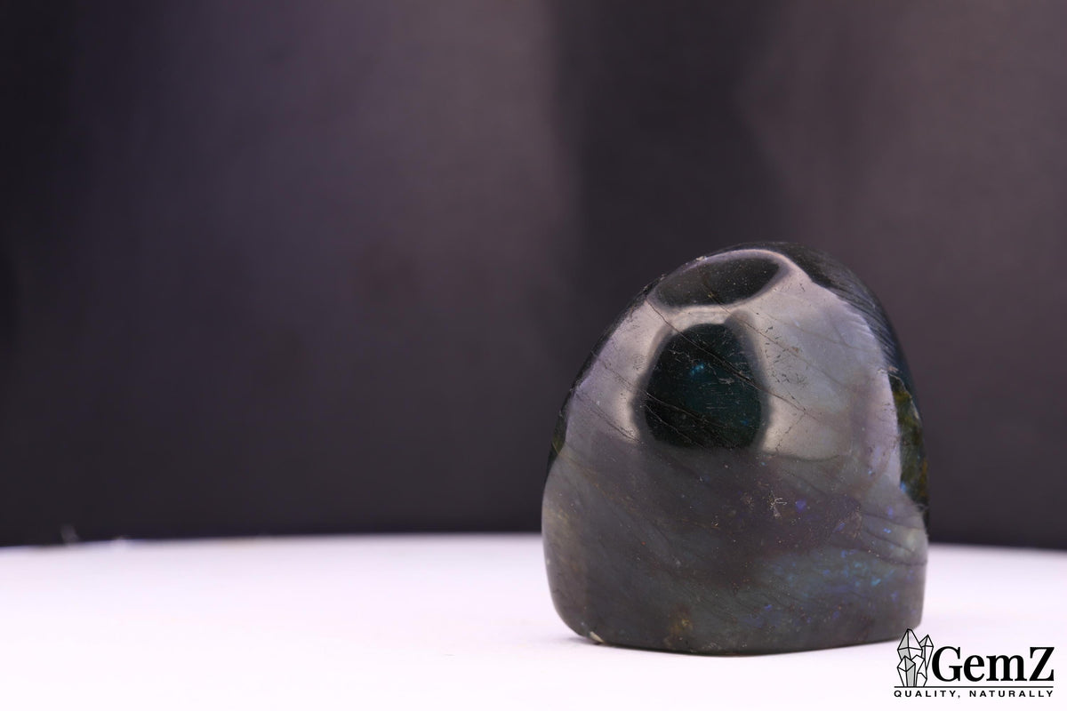 Labradorite polie, reflets dorés et bleus – Madagascar – 71 g