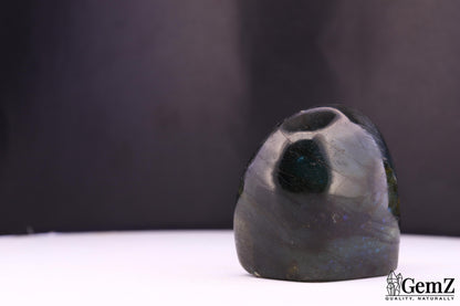 Labradorite polie, reflets dorés et bleus – Madagascar – 71 g