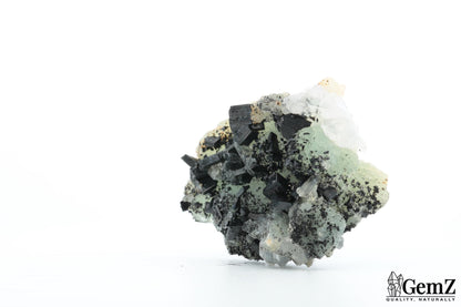 Babingtonite et phrénite sur cristal – Pièce élégante de 42g