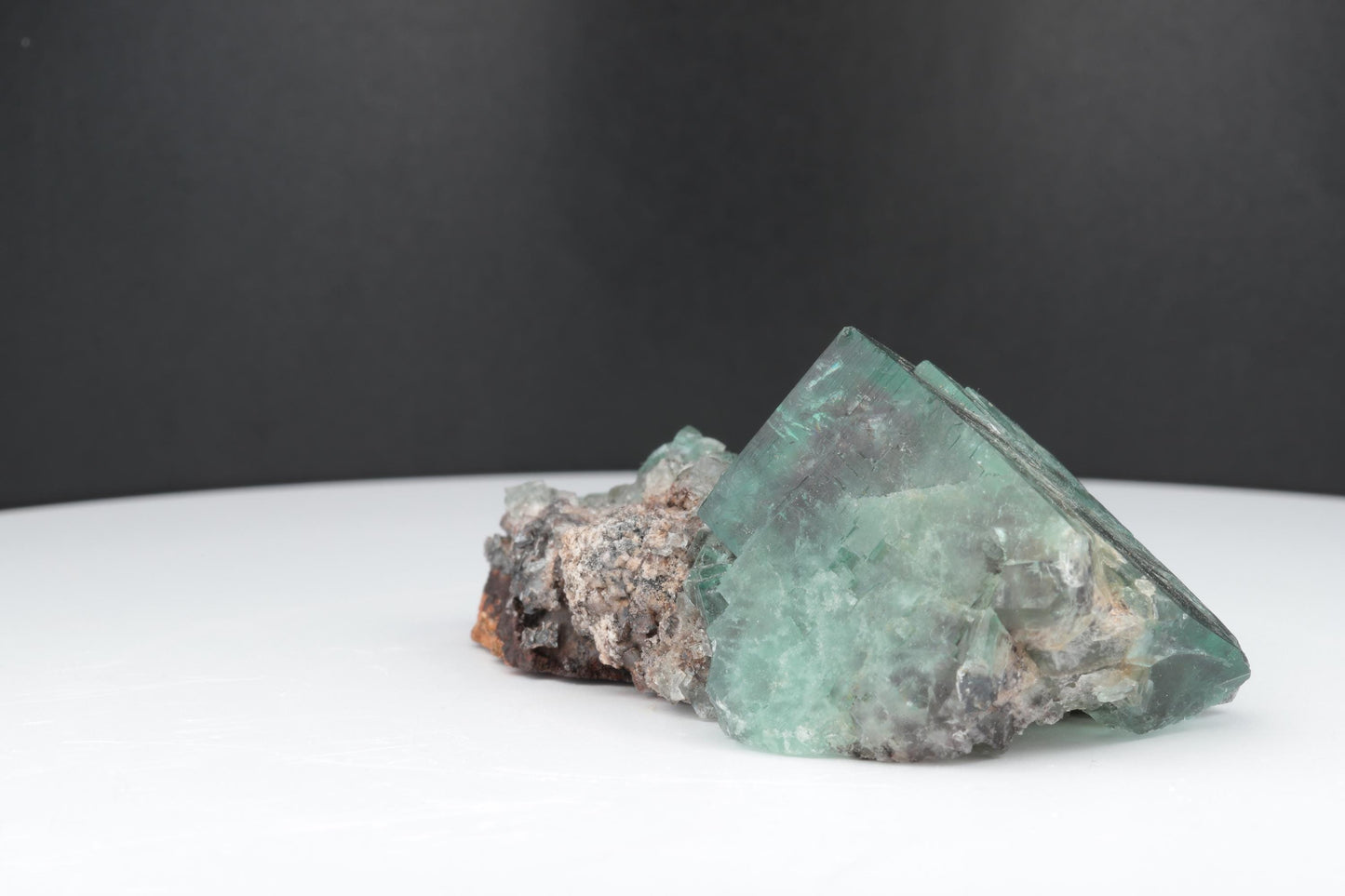 Fluorite Verte Translucide de la mine Lady Annabella, Angleterre – 85g de Pure Beauté Cristalline