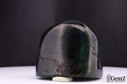 Labradorite polie, reflets bleu-vert – Madagascar – 111 g