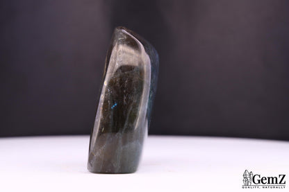 Labradorite polie, reflets bleu-vert – Madagascar – 54 g