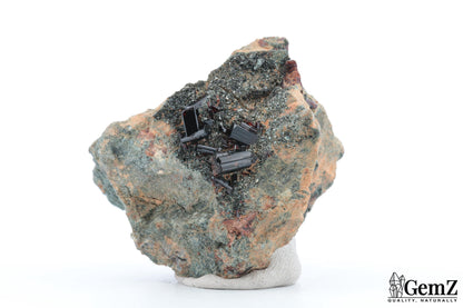 Vésuvianite sur matrice, 95g, Bellecombe, Italie