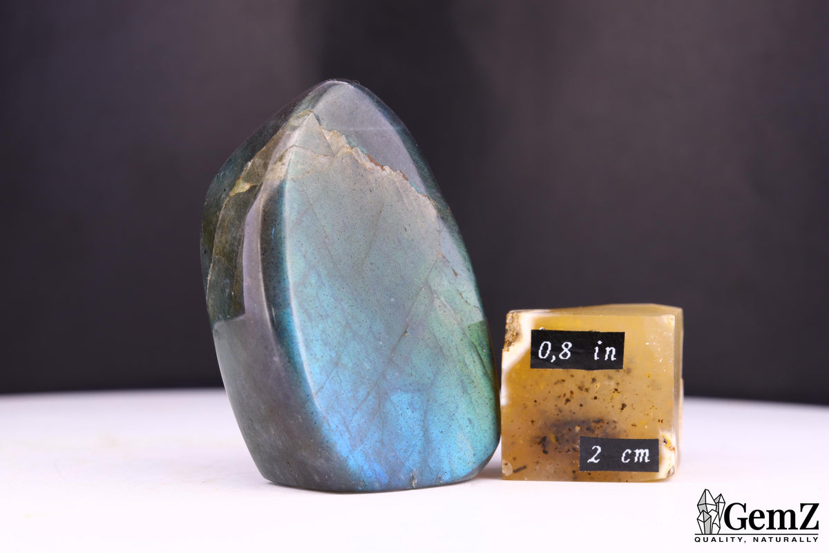 Labradorite polie, reflets bleu-vert – Madagascar – 54 g