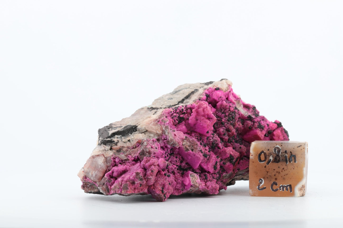 CobaltoCalcite avec inclusions d'Hétérogénite - Mine Musonoi, Kolwezi, République du Congo – 148g