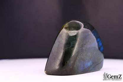 Labradorite polie, reflets bleus – Madagascar – 89 g
