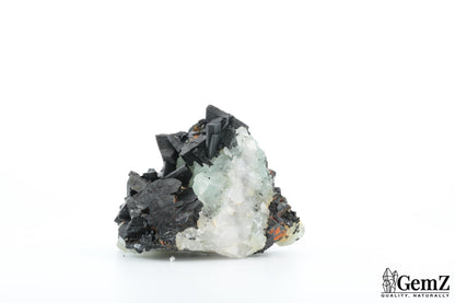 Cristaux noirs de babingtonite sur phrénite – 52g