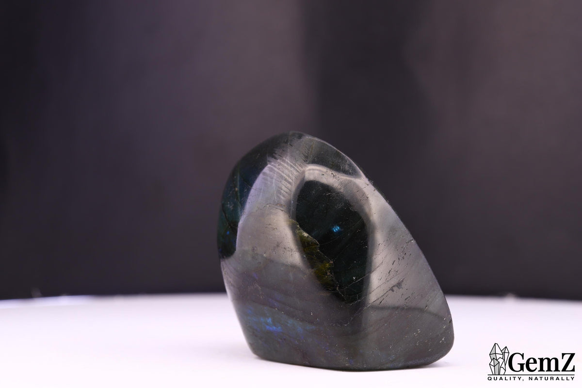 Labradorite polie, reflets dorés et bleus – Madagascar – 71 g