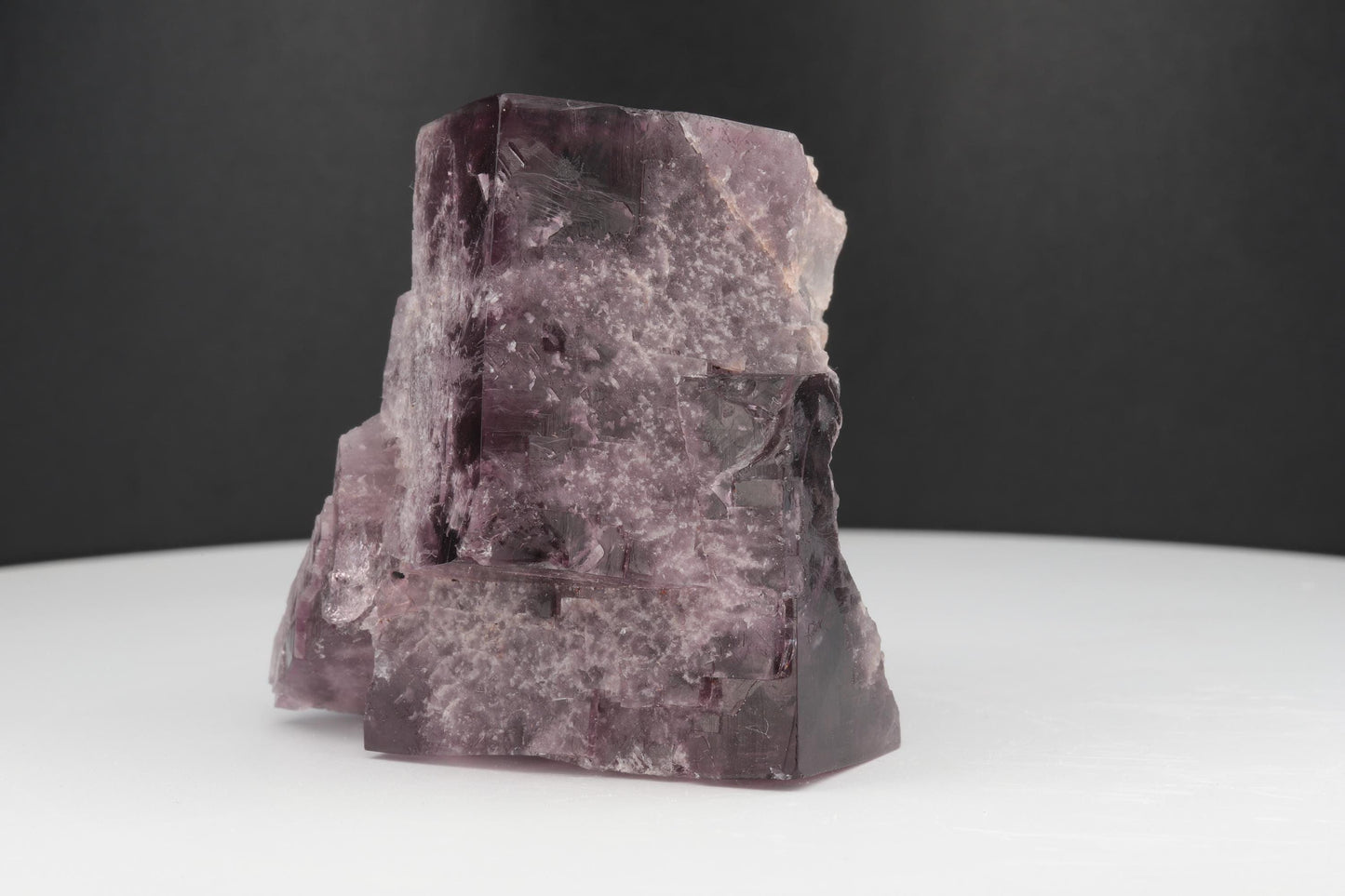 Fluorite Violette Exceptionnelle de la mine Lady Annabella, Angleterre – 129g de Pure Beauté