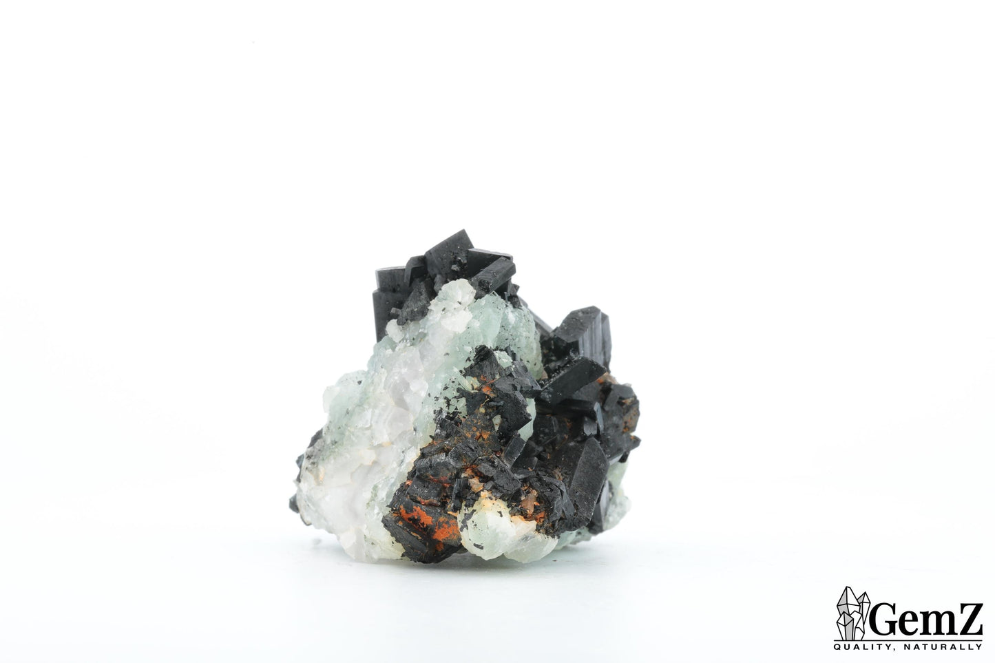 Cristaux noirs de babingtonite sur phrénite – 52g