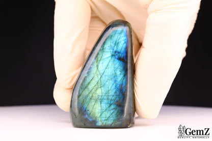 Labradorite polie, reflets bleu-vert – Madagascar – 62 g