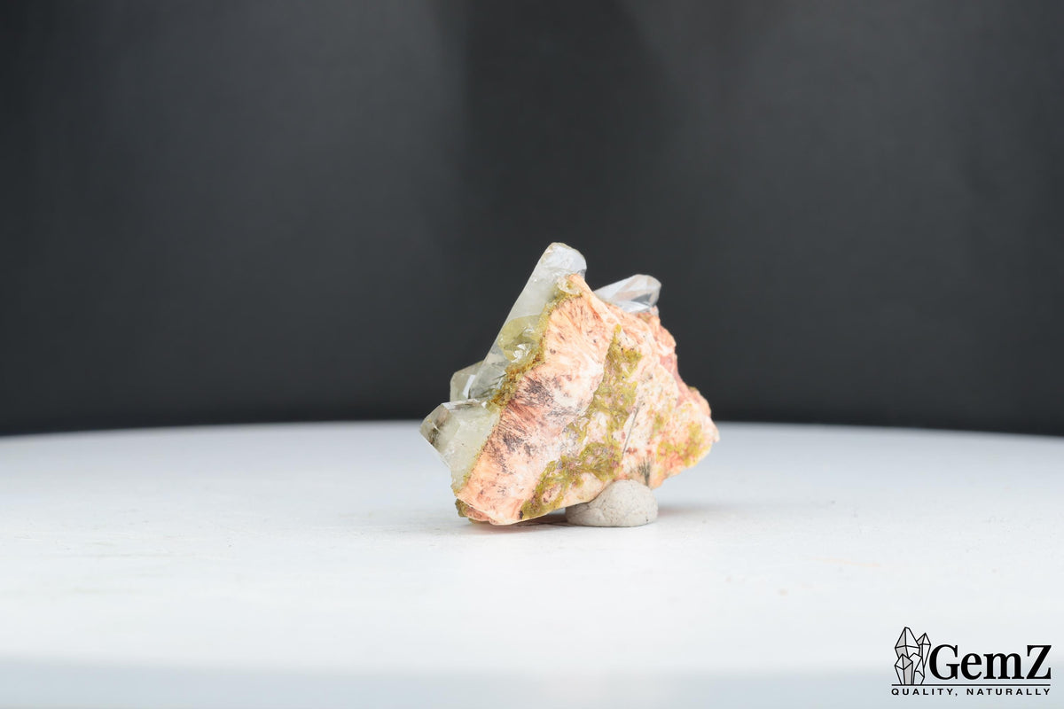 Quartz maclé et épidote sur baryte – Bou Azzer, Maroc – 16 g