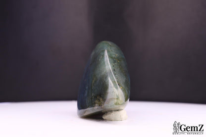 Labradorite polie, reflets bleu intense – Madagascar – 80 g