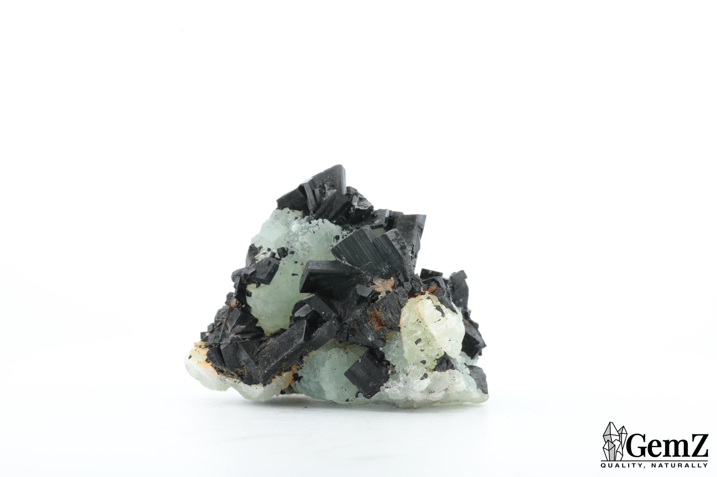 Cristaux noirs de babingtonite sur phrénite – 52g