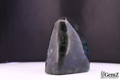 Labradorite 109g, Reflets Envoûtants Bleus et Dorés