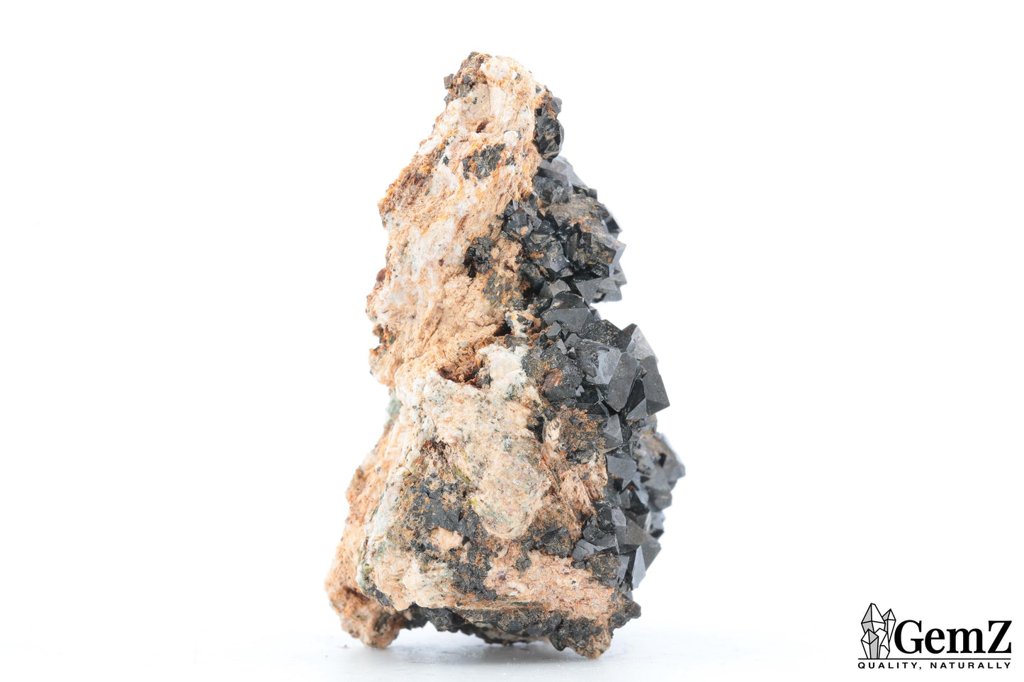 Magnétite cristallisée sur orthose, 64g, Maroc