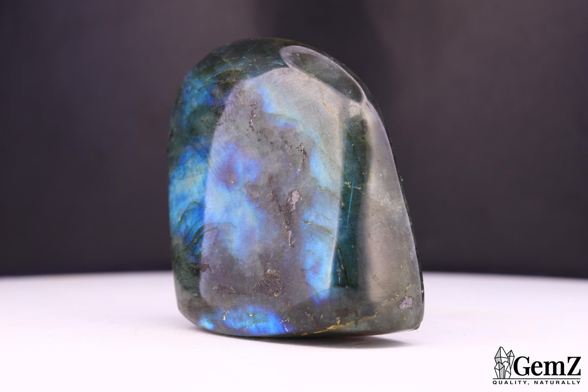 Labradorite polie, reflets or et bleu – Madagascar – 93 g