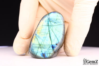 Labradorite polie, reflets multicolores – Madagascar – 59 g