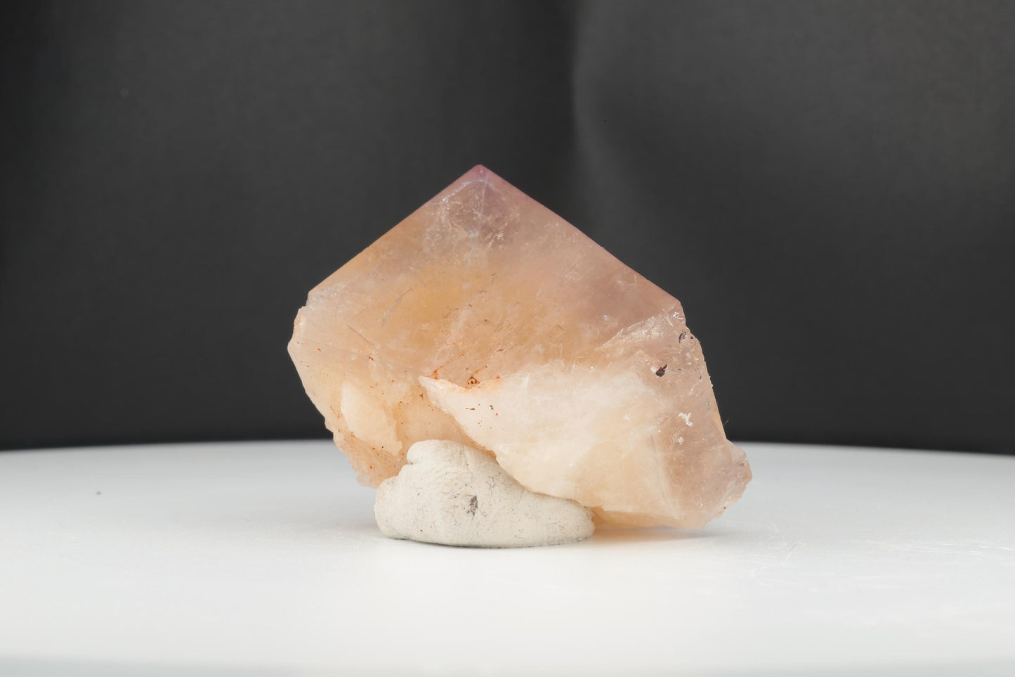 Fluorite Beige Rosé Élégante – Mine Lady Annabella, Angleterre