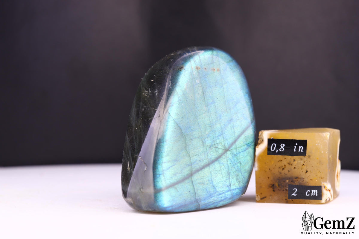 Labradorite polie, reflets bleu-vert – Madagascar – 73 g