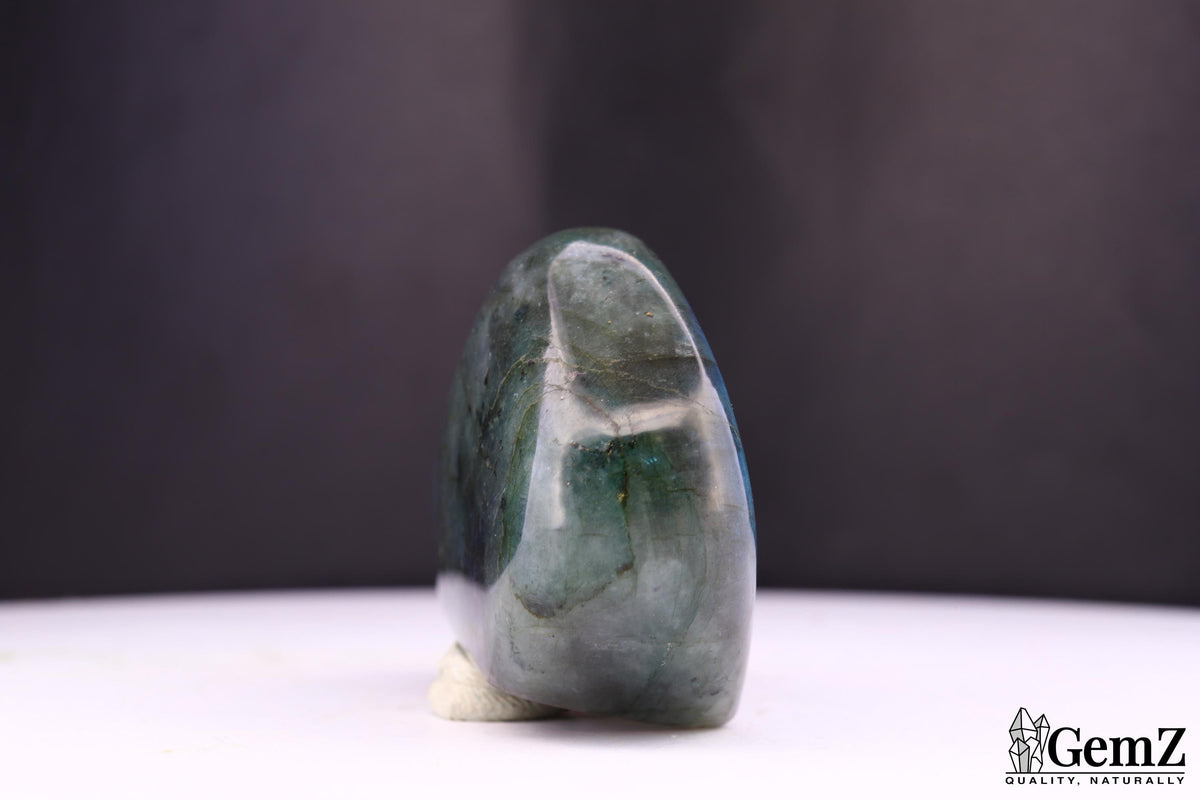 Labradorite polie, reflets bleu intense – Madagascar – 80 g
