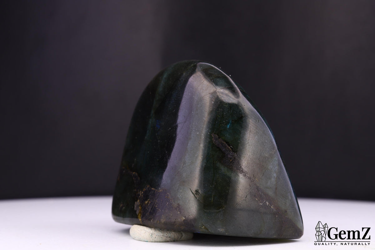Labradorite polie, reflets bleu-vert – Madagascar – 111 g