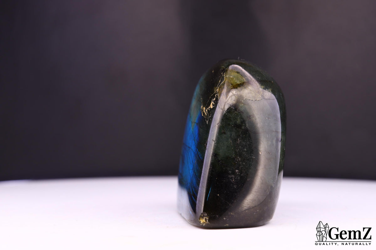 Labradorite polie, reflets bleus – Madagascar – 89 g