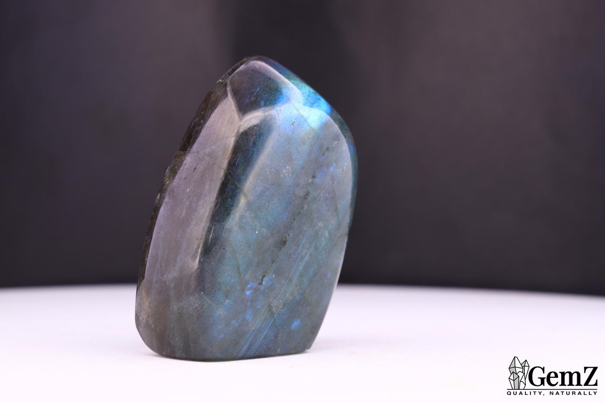 Labradorite polie, reflets bleu-vert – Madagascar – 54 g