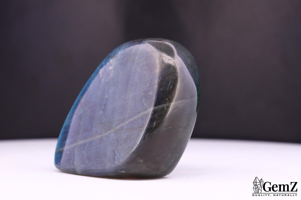 Labradorite polie, reflets bleu-vert – Madagascar – 73 g