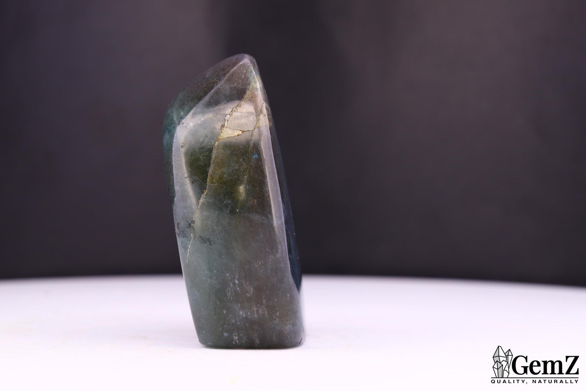 Labradorite polie, reflets bleu-vert – Madagascar – 54 g