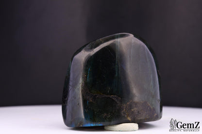 Labradorite polie, reflets bleu-vert – Madagascar – 111 g