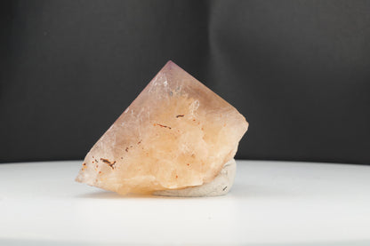 Fluorite Beige Rosé Élégante – Mine Lady Annabella, Angleterre