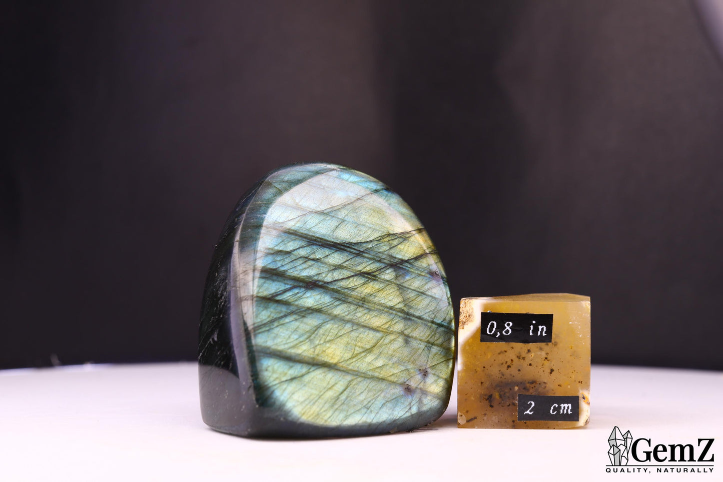 Labradorite 71g, Reflets Dorés et Bleus Subtils