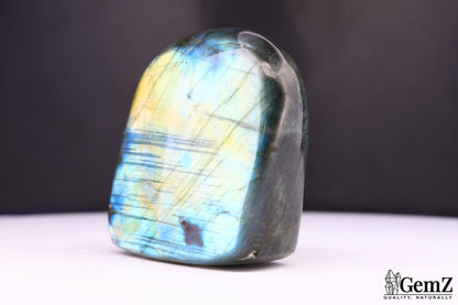 Labradorite 93g, Reflets Or et Bleu Profond