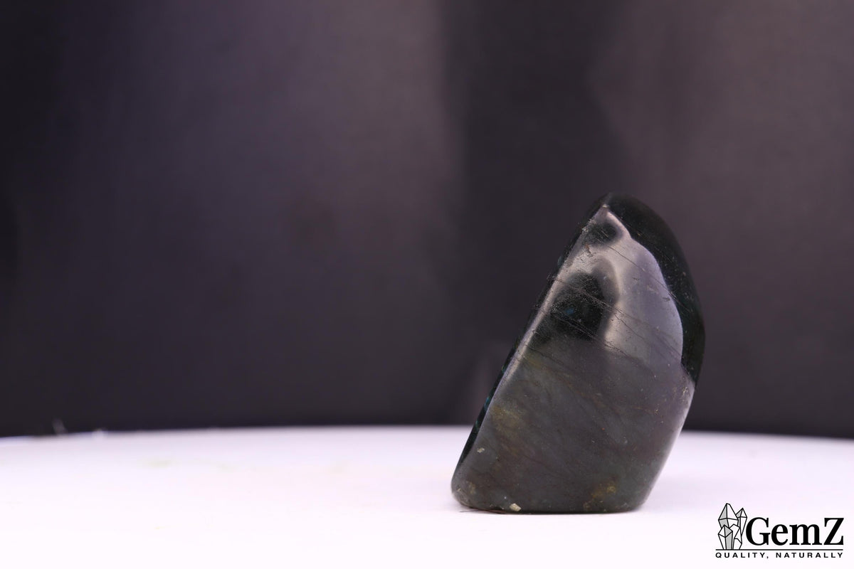 Labradorite polie, reflets dorés et bleus – Madagascar – 71 g