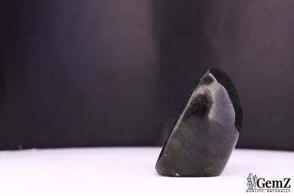 Labradorite polie, reflets dorés et bleus – Madagascar – 71 g