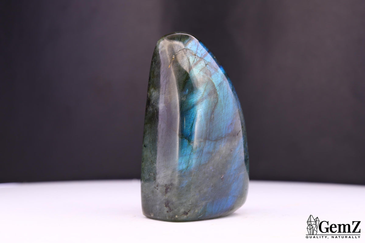 Labradorite polie, reflets bleu-vert – Madagascar – 62 g