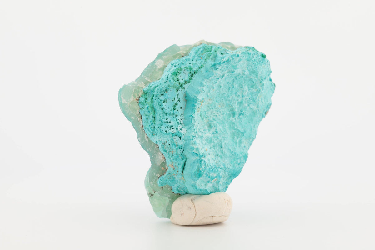 Smithsonite sur chrysocolle et malachite – Congo – 75 g