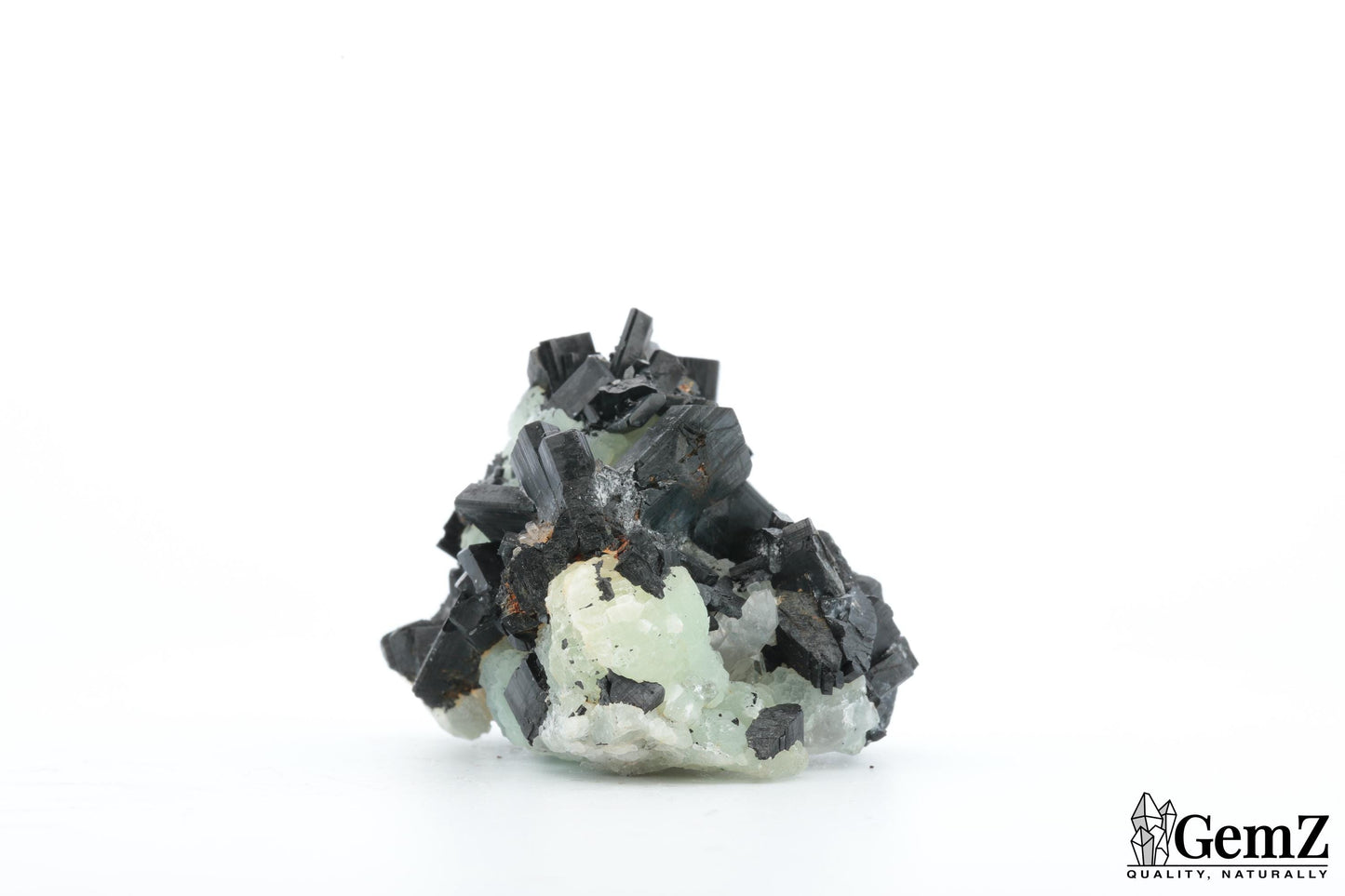 Cristaux noirs de babingtonite sur phrénite – 52g